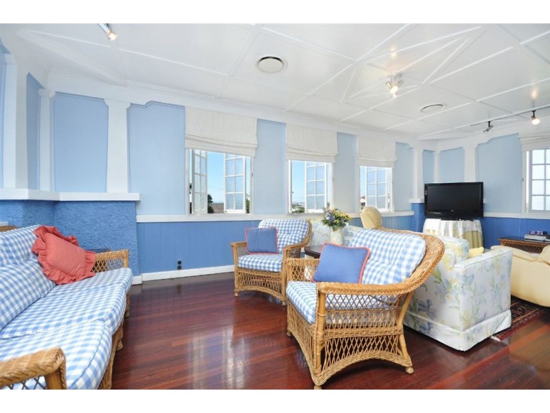 4 Kinmond Avenue, Wavell Heights QLD 4012