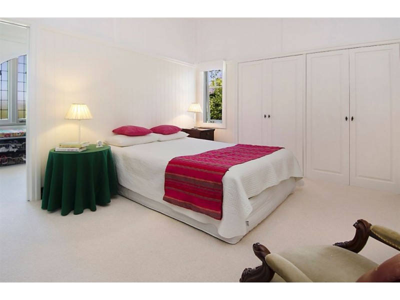 4 Kinmond Avenue, Wavell Heights QLD 4012