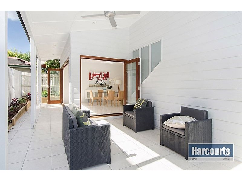 2 Brook Street, Hendra QLD 4011