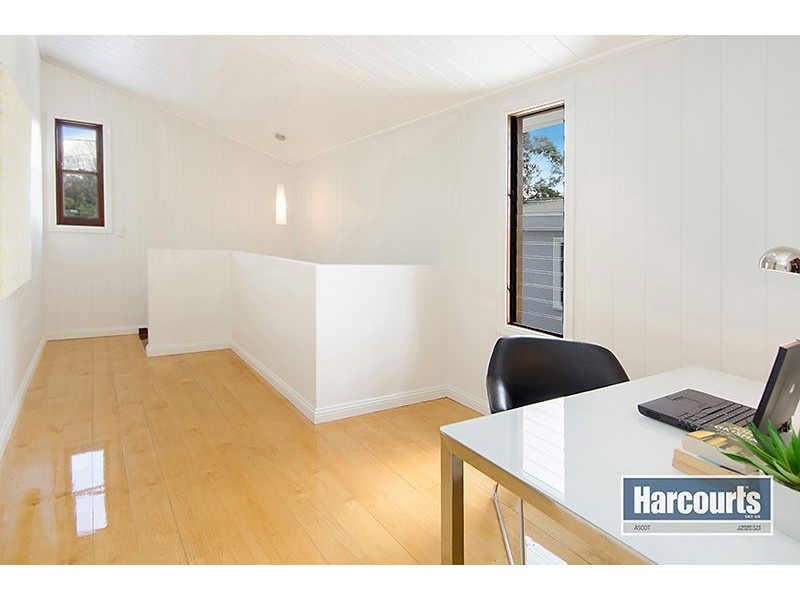 2 Brook Street, Hendra QLD 4011