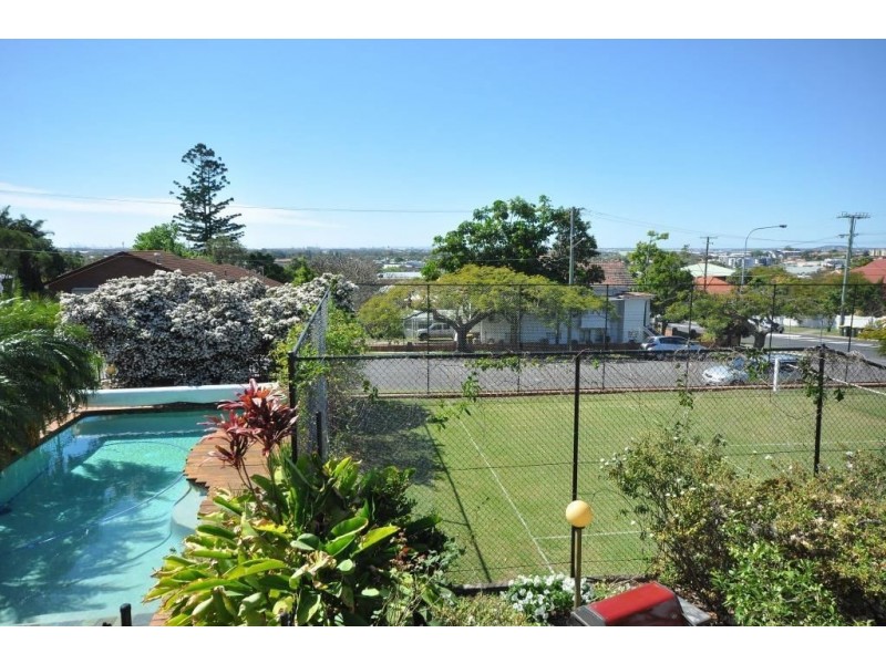 4 Kinmond Avenue, Wavell Heights QLD 4012