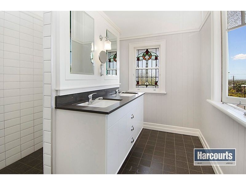 4 Kinmond Avenue, Wavell Heights QLD 4012