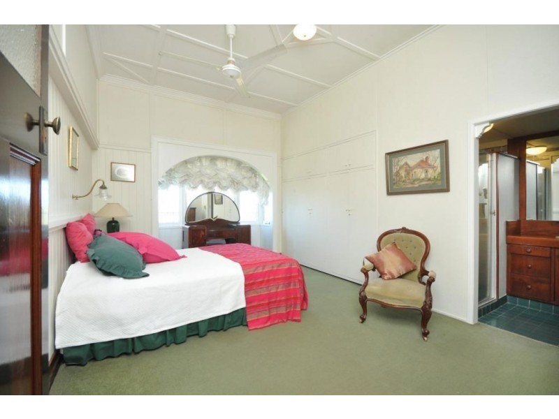 4 Kinmond Avenue, Wavell Heights QLD 4012