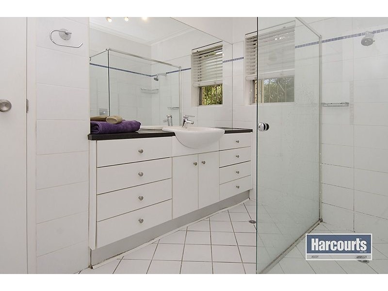 1/9 Rossiter Parade, Hamilton QLD 4007