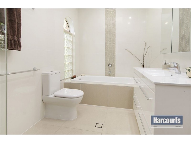 17A Kinmond Avenue, Wavell Heights QLD 4012