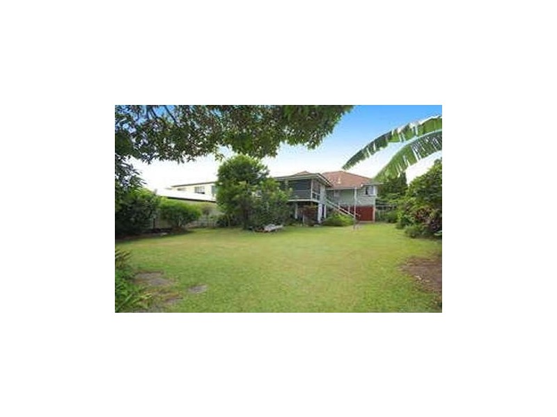 14 Woodville Street, Hendra QLD 4011