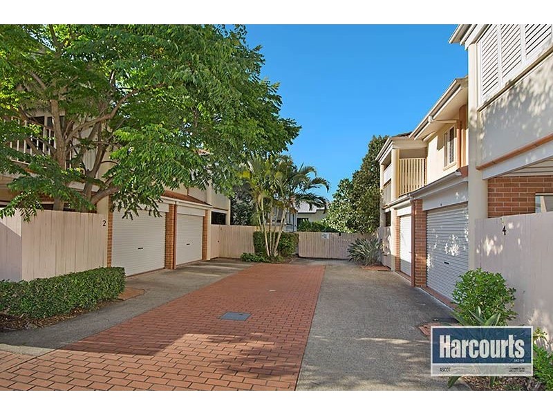 2/11 Tufnell Street, Nundah QLD 4012