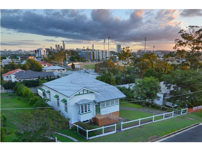 9 Atkinson Street, Hamilton QLD 4007