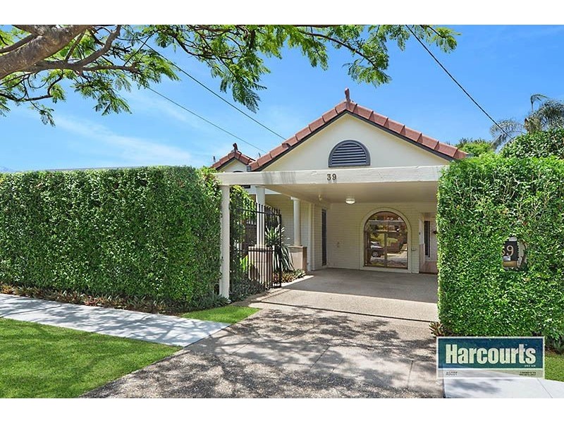 39 Sparkes Avenue, Hamilton QLD 4007