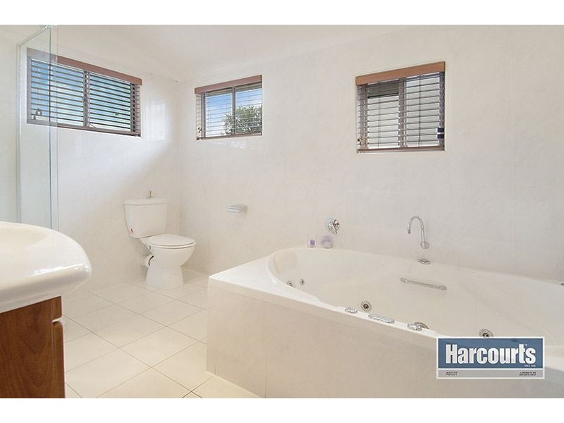 16 Duke Street, Ascot QLD 4007