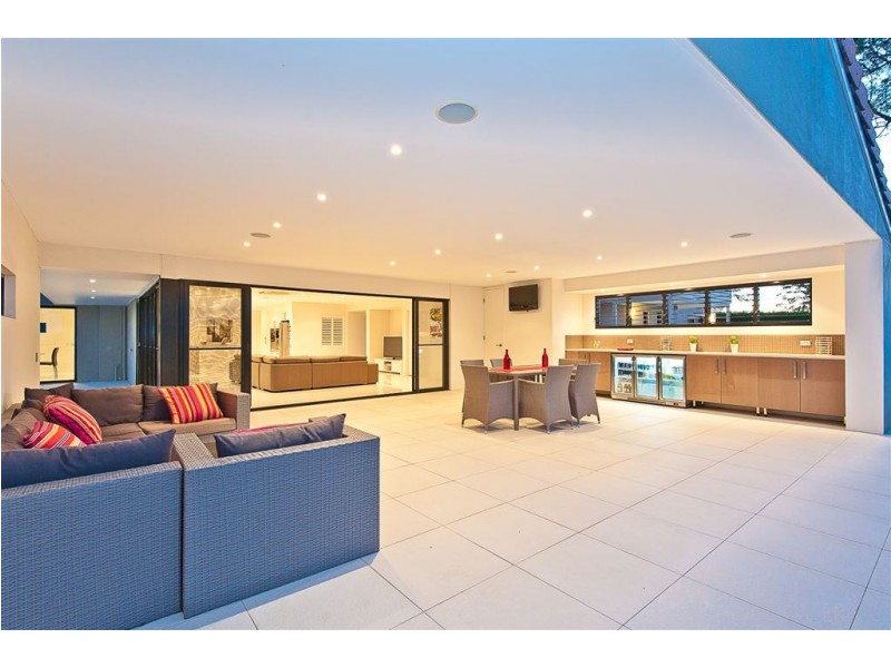 8 Cowie Road, Carseldine QLD 4034