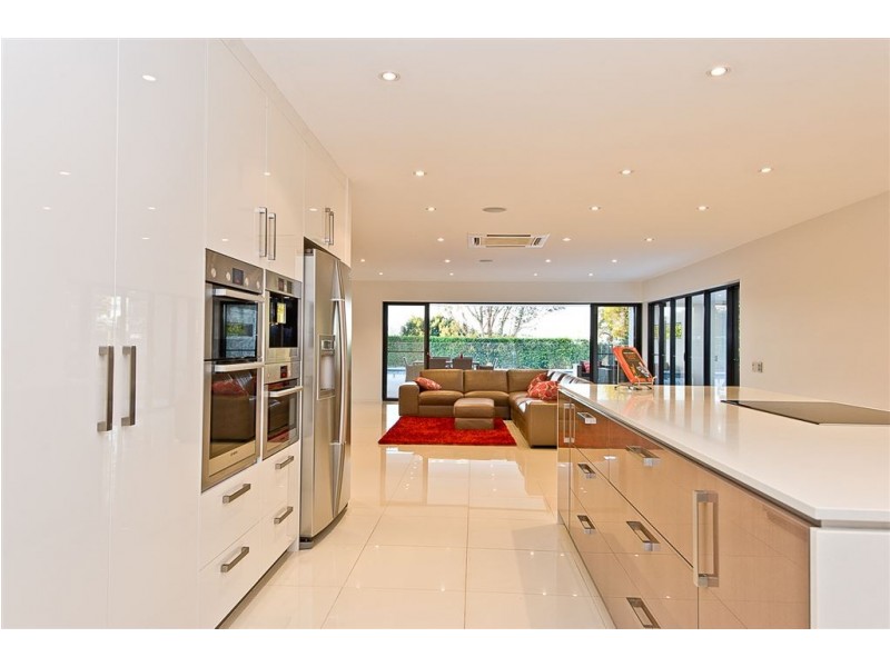 8 Cowie Road, Carseldine QLD 4034