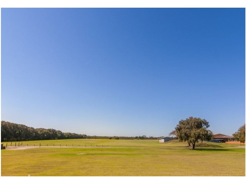 811 Nudgee Road, Northgate QLD 4013