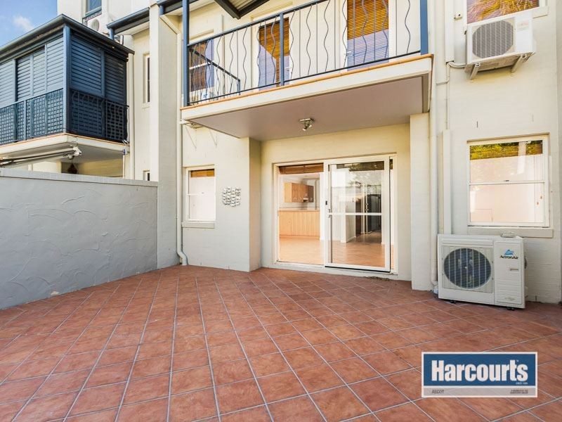17/143 Racecourse Road, Ascot QLD 4007