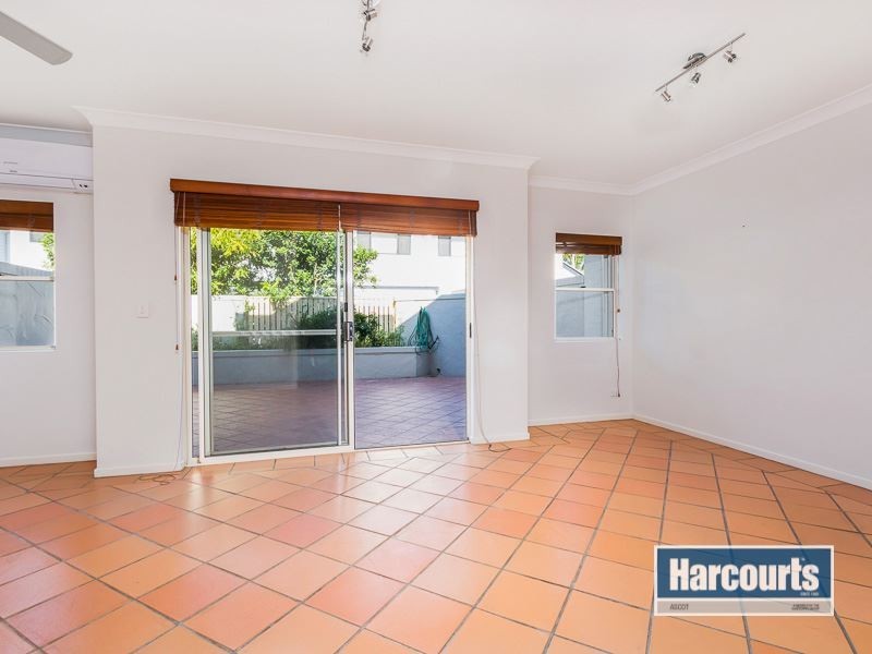 17/143 Racecourse Road, Ascot QLD 4007