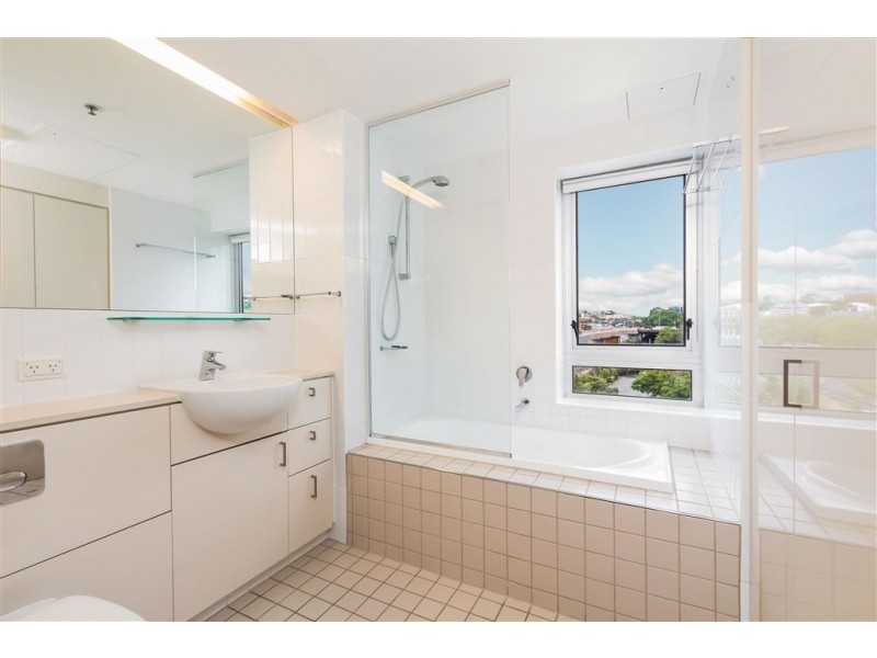 7032/7 Parkland Boulevard, Brisbane City QLD 4000