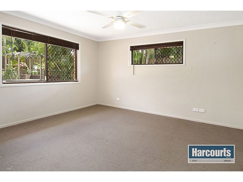 27 Hawbridge Street, Carseldine QLD 4034