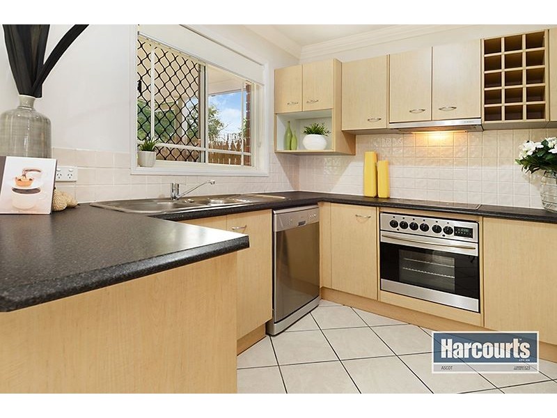 2/125 Allen Street, Hamilton QLD 4007