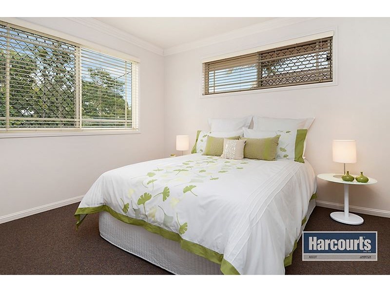 2/125 Allen Street, Hamilton QLD 4007
