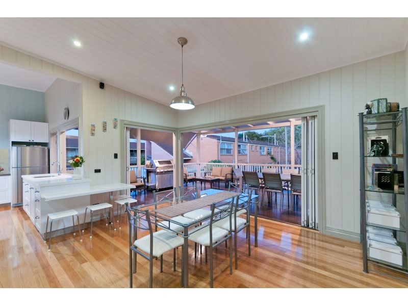 65 Winchester Street, Hamilton QLD 4007