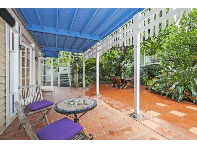 7 Frances Ave, Wooloowin QLD 4030