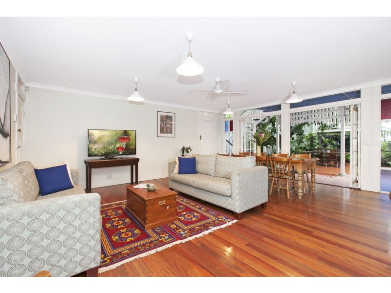 7 Frances Ave, Wooloowin QLD 4030