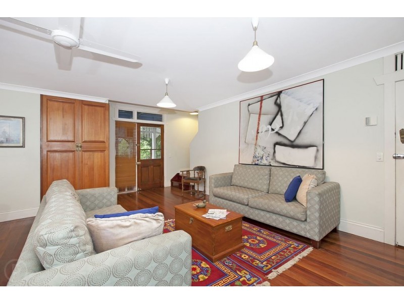 7 Frances Ave, Wooloowin QLD 4030