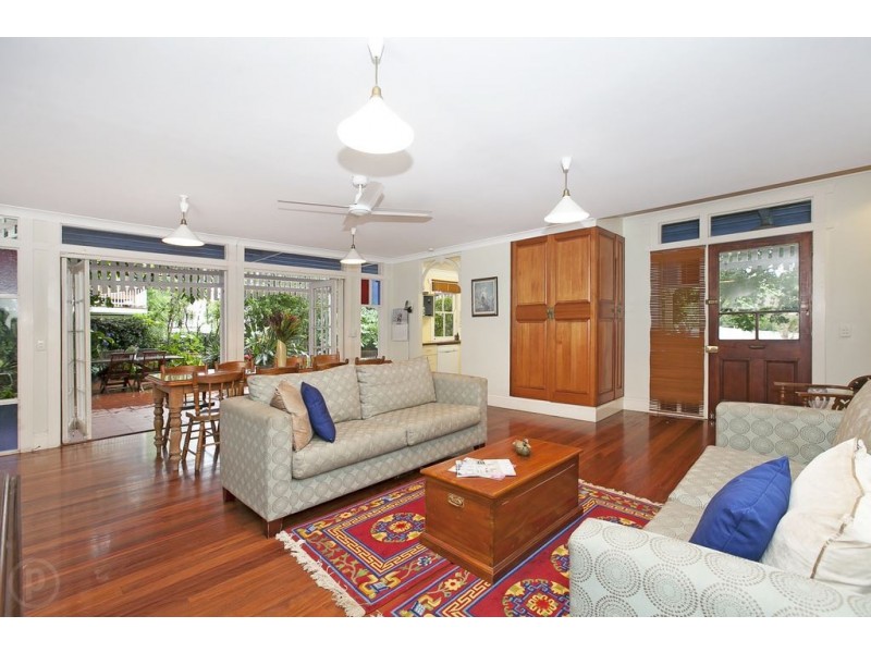 7 Frances Ave, Wooloowin QLD 4030