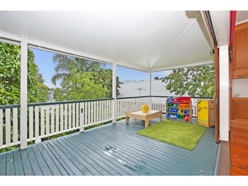 7 Frances Ave, Wooloowin QLD 4030