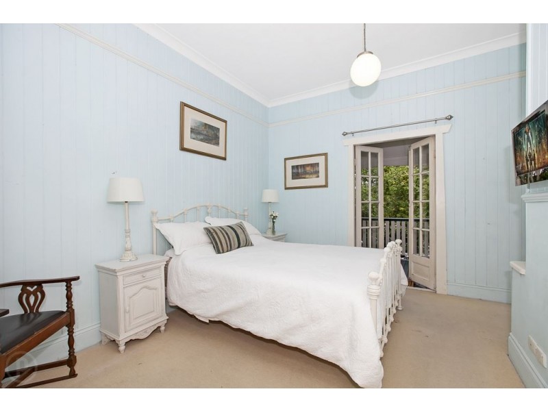 7 Frances Ave, Wooloowin QLD 4030