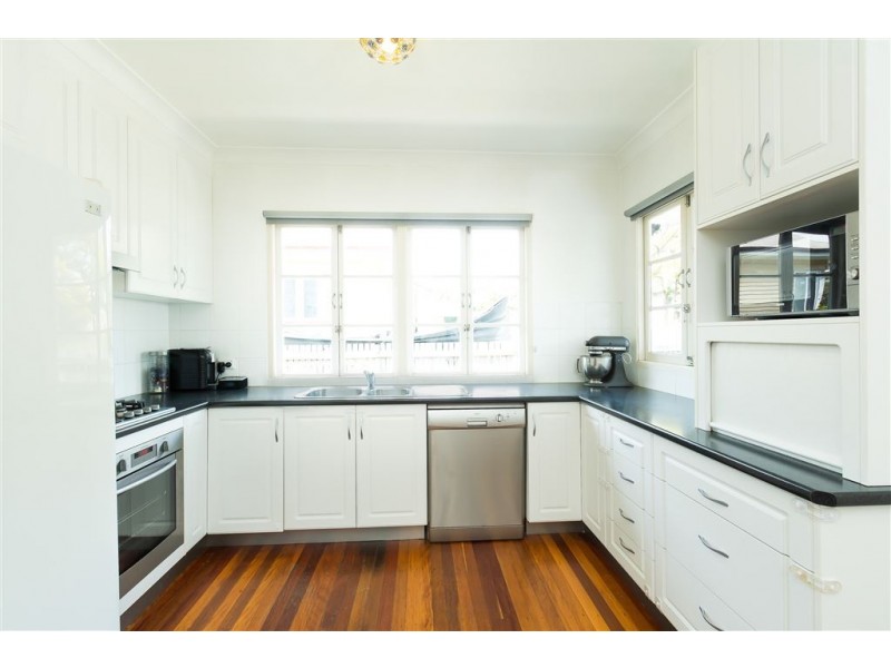 8 Beor Street, Chermside QLD 4032