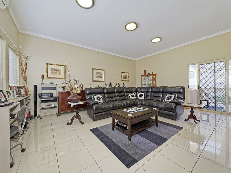 20 Windsor Street, Hamilton QLD 4007