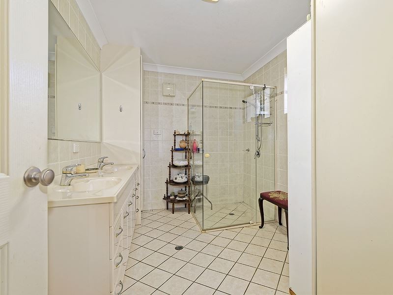 20 Windsor Street, Hamilton QLD 4007