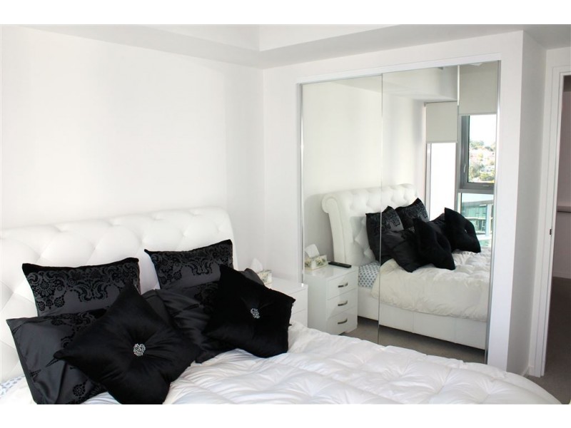 21001/8 Harbour Road, Hamilton QLD 4007