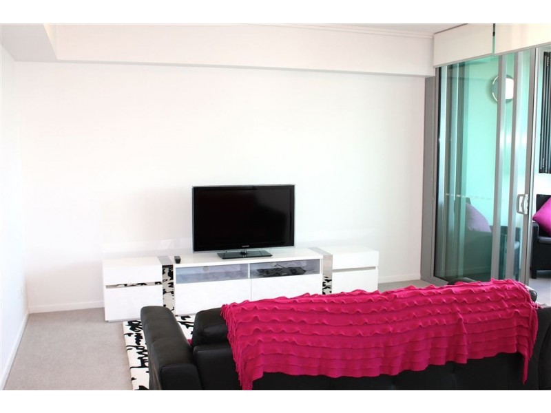 21001/8 Harbour Road, Hamilton QLD 4007