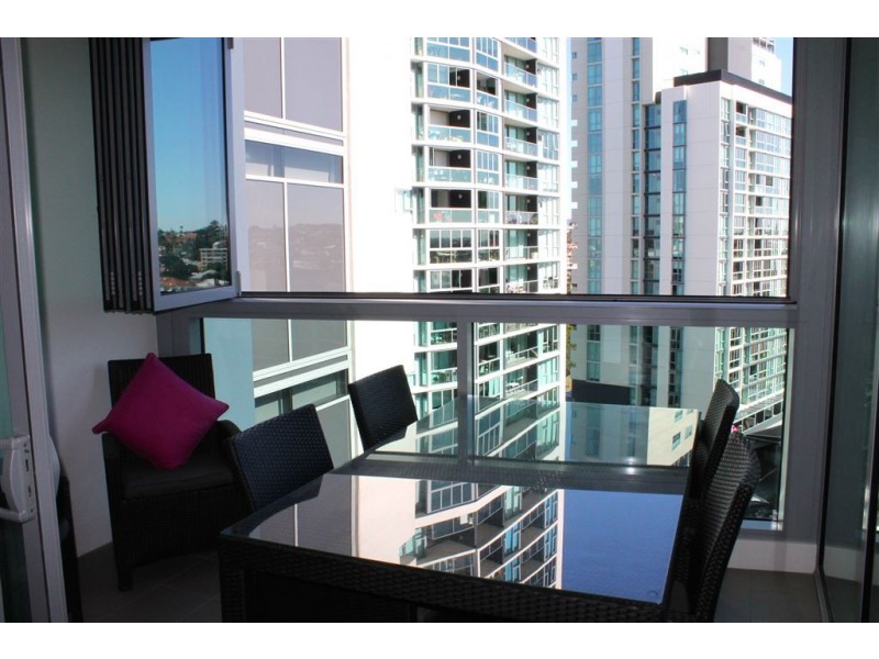 21001/8 Harbour Road, Hamilton QLD 4007