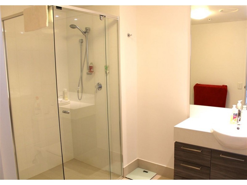 21001/8 Harbour Road, Hamilton QLD 4007