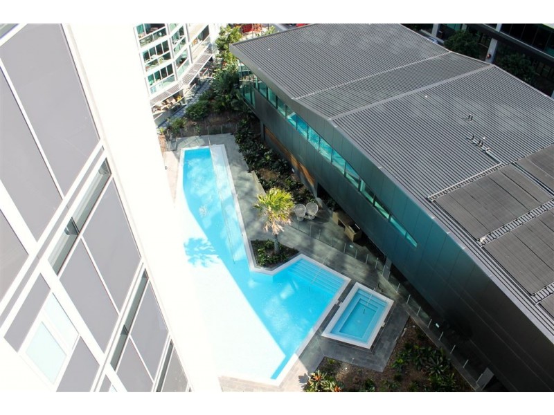 21001/8 Harbour Road, Hamilton QLD 4007