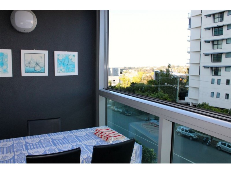 10312/8 Harbour Road, Hamilton QLD 4007