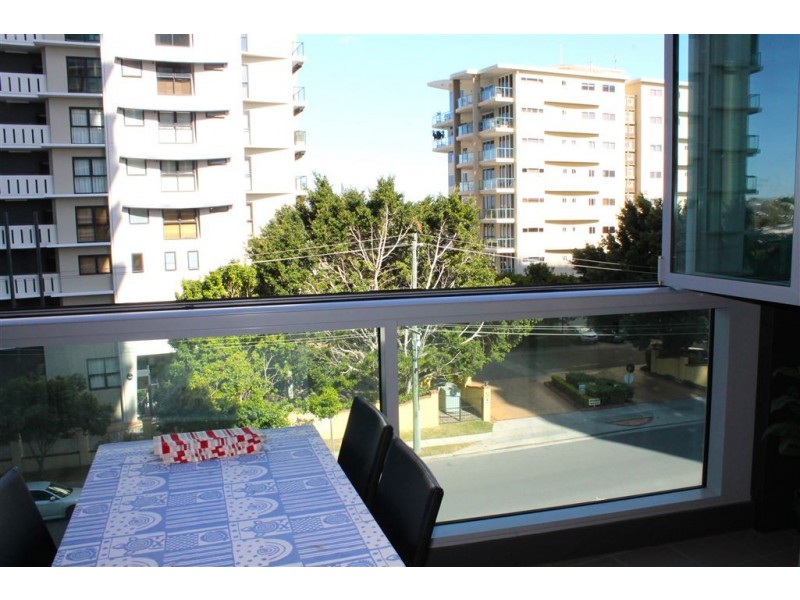 10312/8 Harbour Road, Hamilton QLD 4007