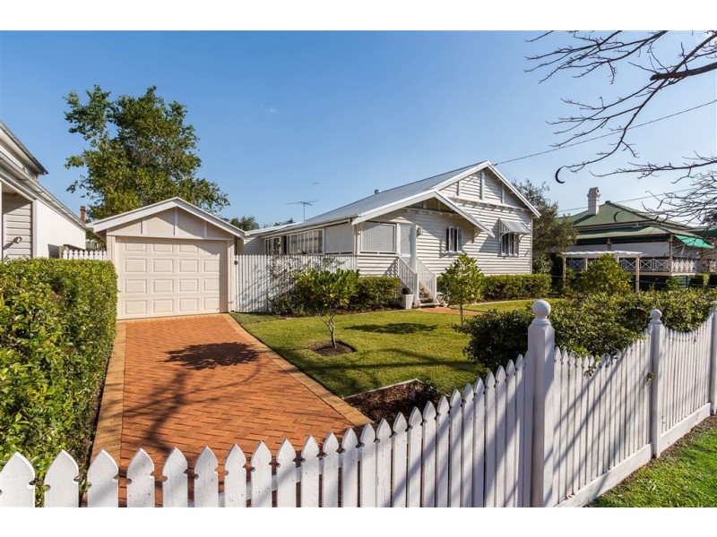 12 Howie Street, Clayfield QLD 4011