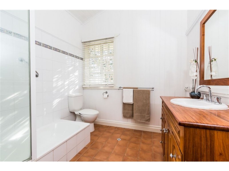 12 Howie Street, Clayfield QLD 4011