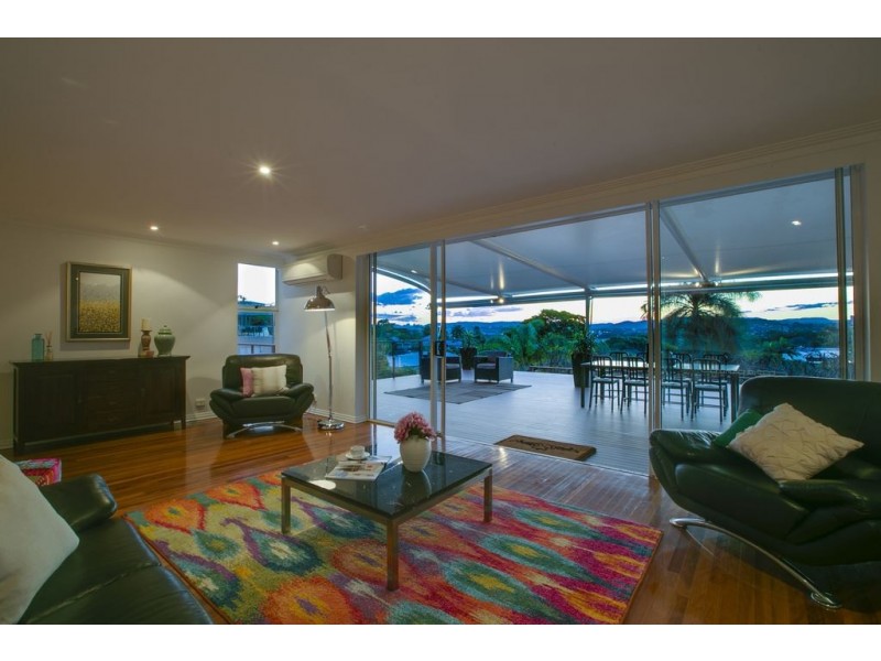 26 Mikado Street, Hamilton QLD 4007