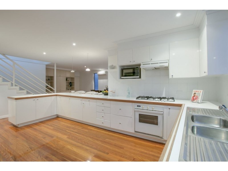 26 Mikado Street, Hamilton QLD 4007