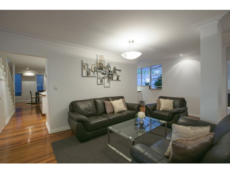 26 Mikado Street, Hamilton QLD 4007