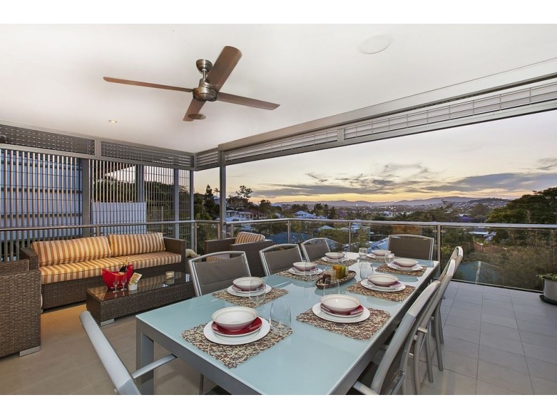 18 Mikado Street, Hamilton QLD 4007