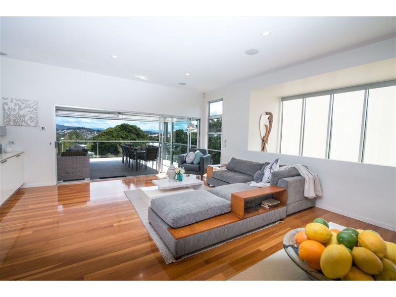 18 Mikado Street, Hamilton QLD 4007