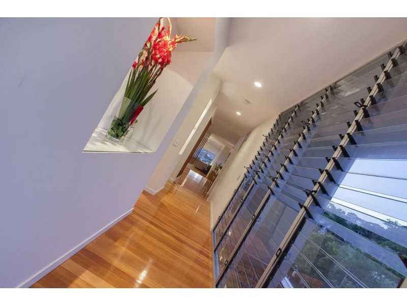 18 Mikado Street, Hamilton QLD 4007