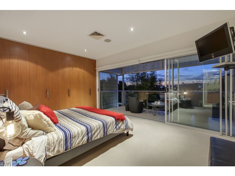 18 Mikado Street, Hamilton QLD 4007