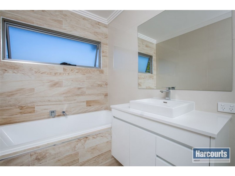 12 Grant Street, Hendra QLD 4011